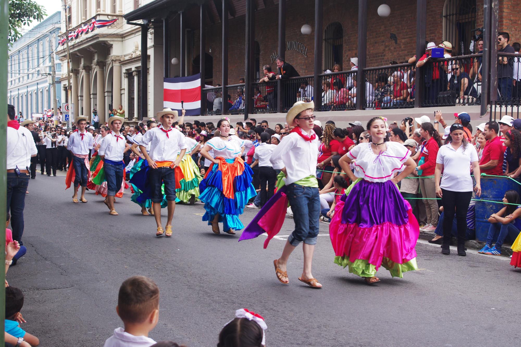 コスタリカ独立記念日のパレード