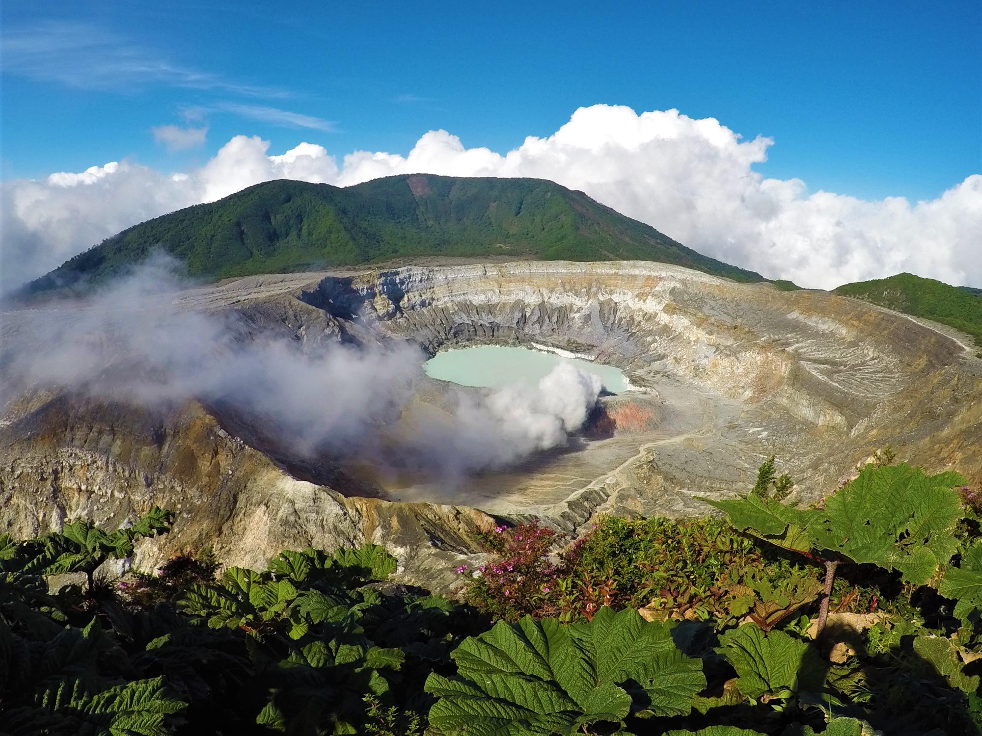 ポアス火山